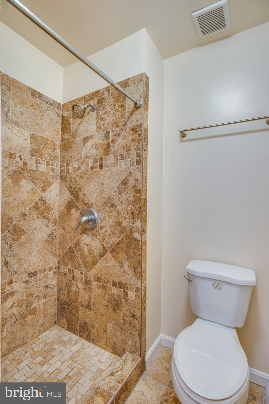 7932 Birchtree Court Springfield, VA 22152 - Photo 23 of 30 Bath (Master)