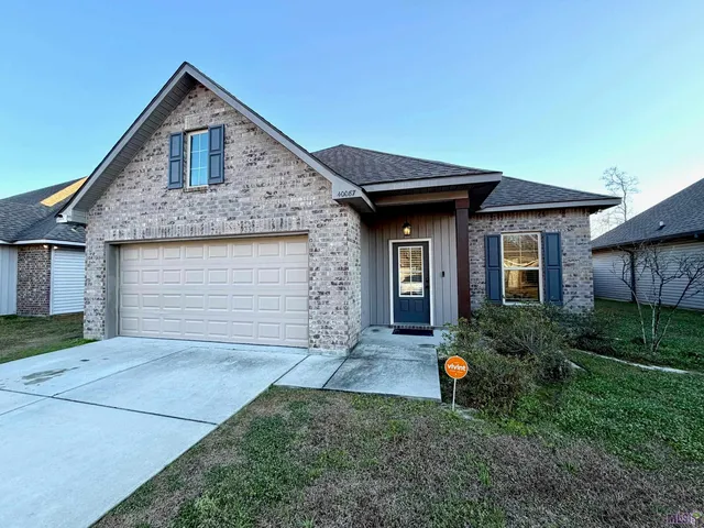 $2,200 | 40087 Trace Avenue, Gonzales, LA 70737