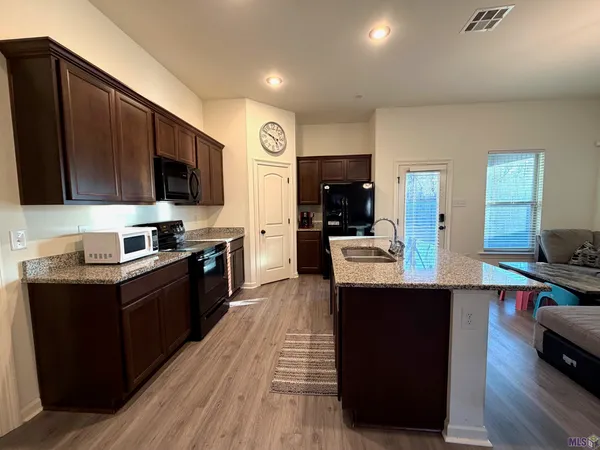 $2,200 | 40087 Trace Avenue, Gonzales, LA 70737