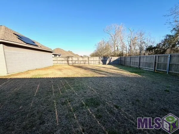 $2,200 | 40087 Trace Avenue, Gonzales, LA 70737