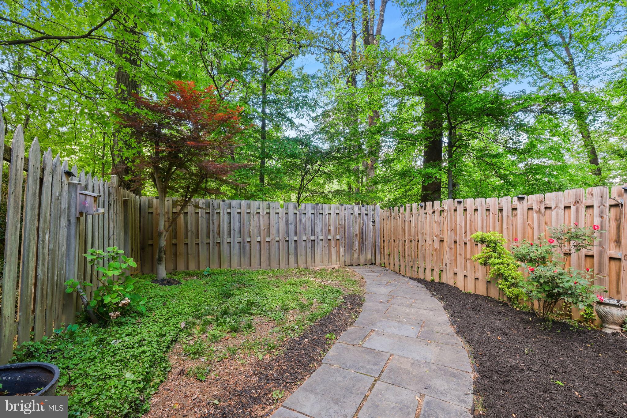 7344 Greentree Road Bethesda, MD 20817 - Photo 30 of 33