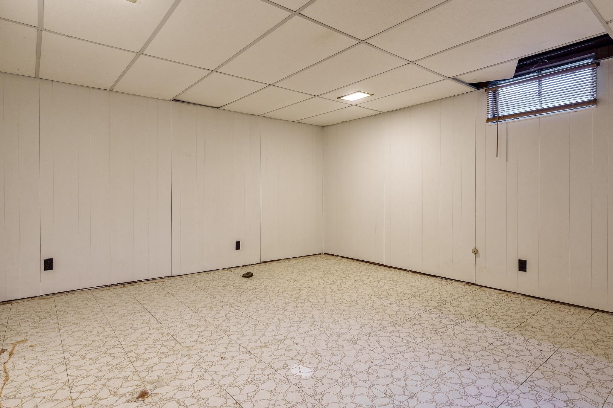 3704 Highcrest Road Rockford, IL 61107 - Photo 29 of 33 a view of room