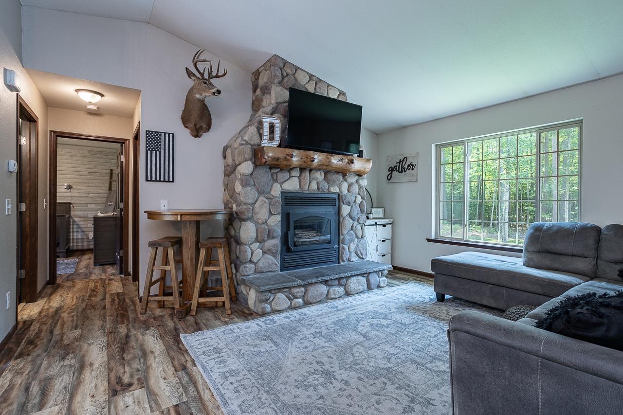 5680 Eagles Bluff Road Rhinelander, WI 54501 - Photo 9 of 33 Gallery Image 9