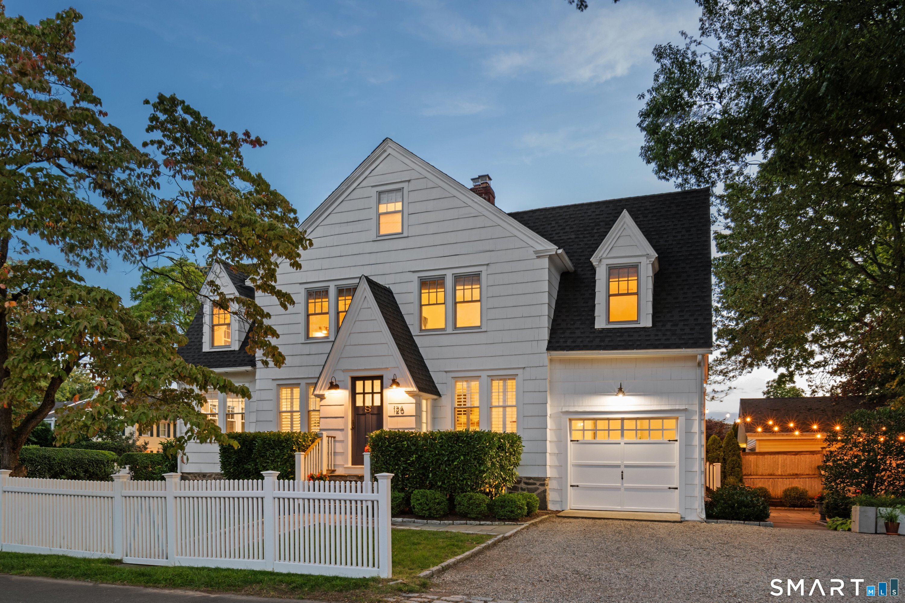 126 Oldfield Road Fairfield, CT 06824 - Photo 4 of 38 Gallery Image 4