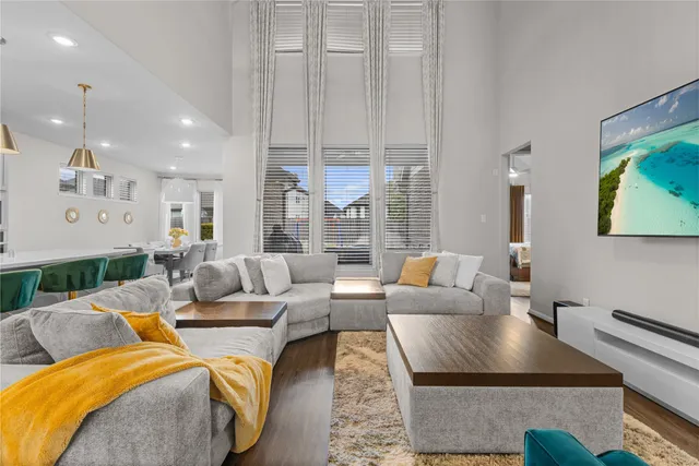 $589,999 | 7110 Pondhawk Drive, Katy, TX 77493