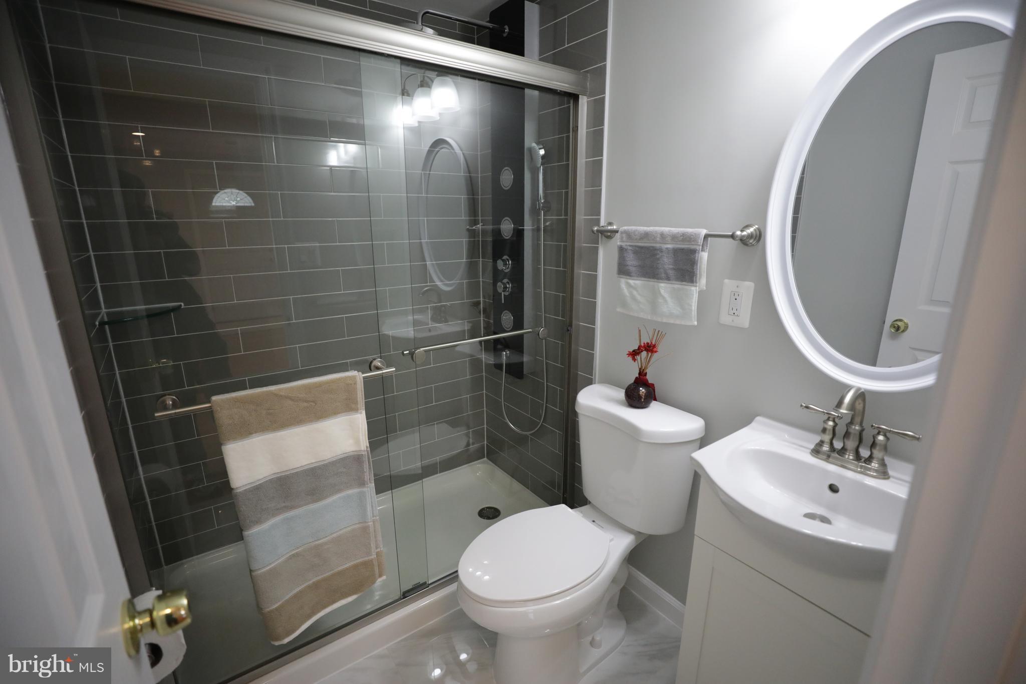 11704 Idlewood Road Silver Spring, MD 20906 - Photo 12 of 25 Bath