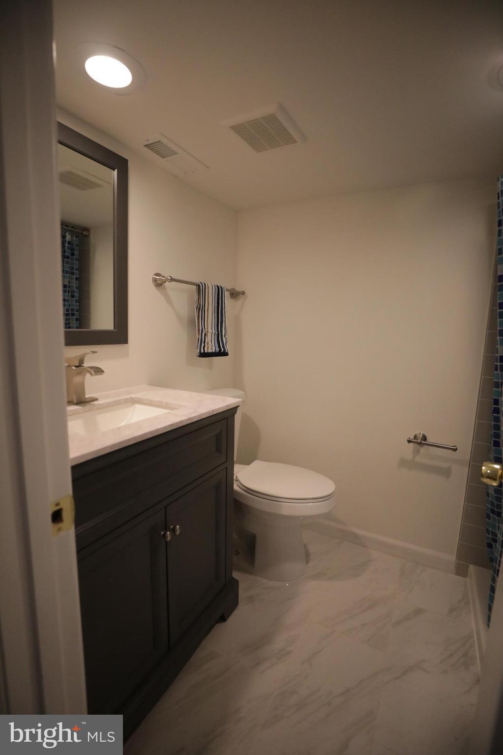 11704 Idlewood Road Silver Spring, MD 20906 - Photo 16 of 25 Bath