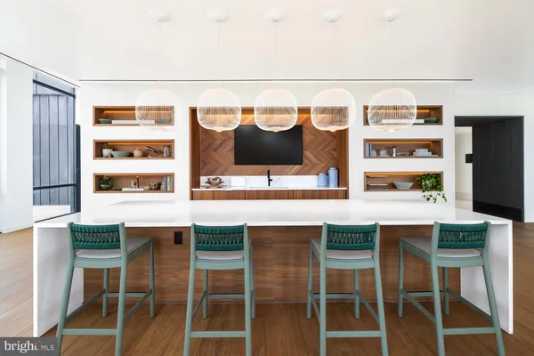 $5,750 | 269 19th Court South, Unit PH2302, Arlington, VA 22202