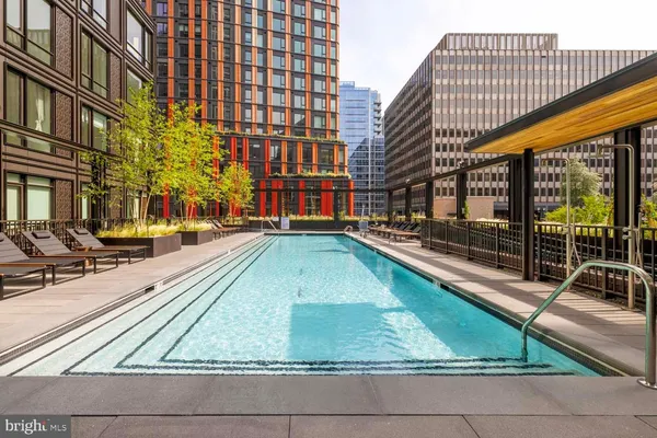 $5,750 | 269 19th Court South, Unit PH2302, Arlington, VA 22202