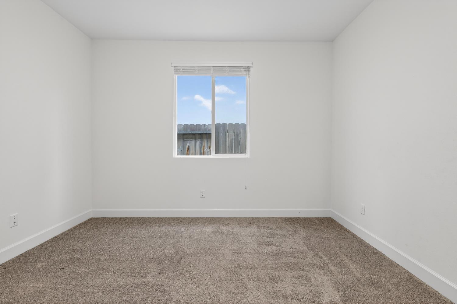2340 Bellows Way Lodi, CA 95242 - Photo 12 of 42 an empty room with a window