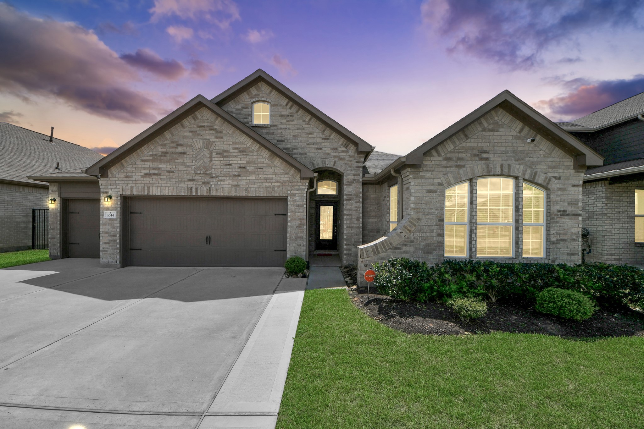 1614 Sequoia Run Drive Rosharon, TX 77583 - Photo 2 of 45