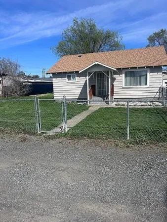 $320,000 | 317 North Harding Avenue, Wapato, WA 98951