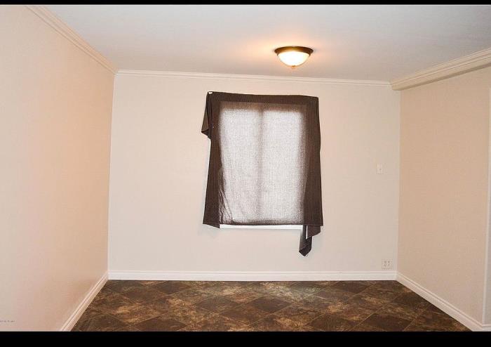 317 North Harding Avenue Wapato, WA 98951 - Photo 6 of 13