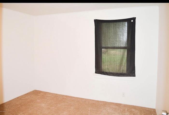 317 North Harding Avenue Wapato, WA 98951 - Photo 8 of 13