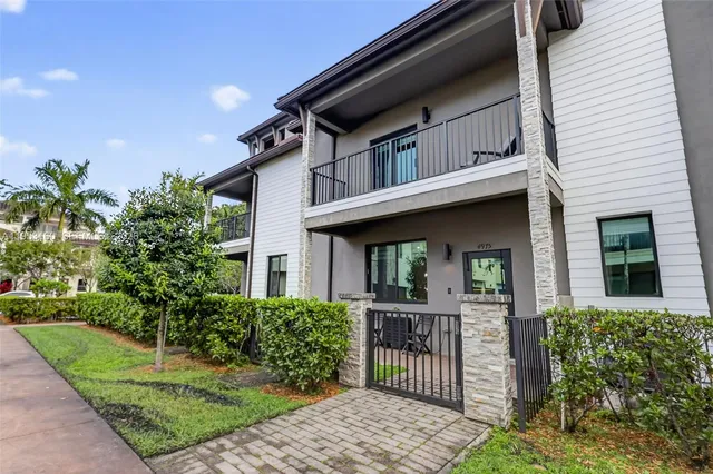 $649,000 | 4975 Northwest 83rd Path, Doral, FL 33166