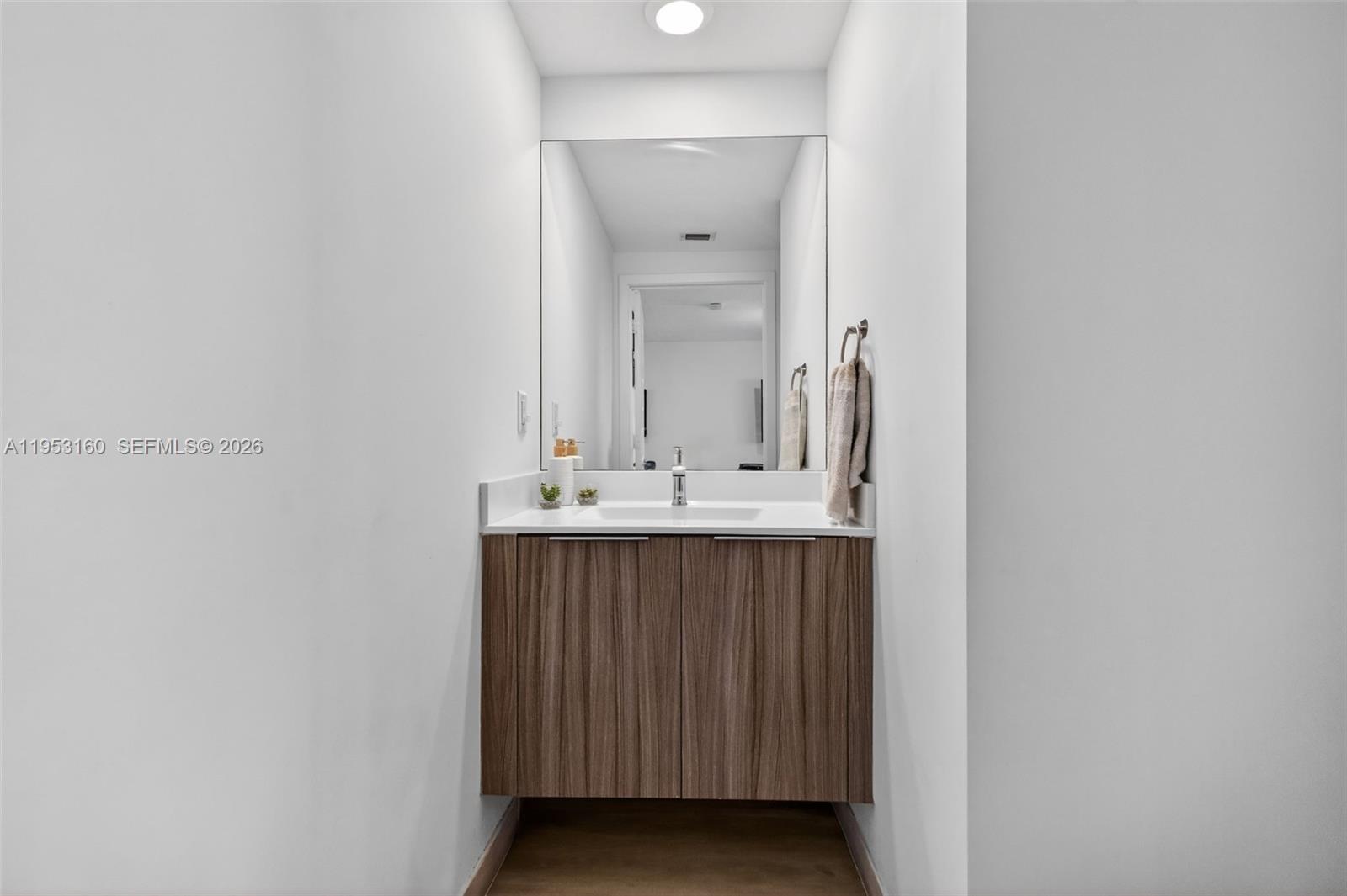 4975 Northwest 83rd Path Doral, FL 33166 - Photo 12 of 48