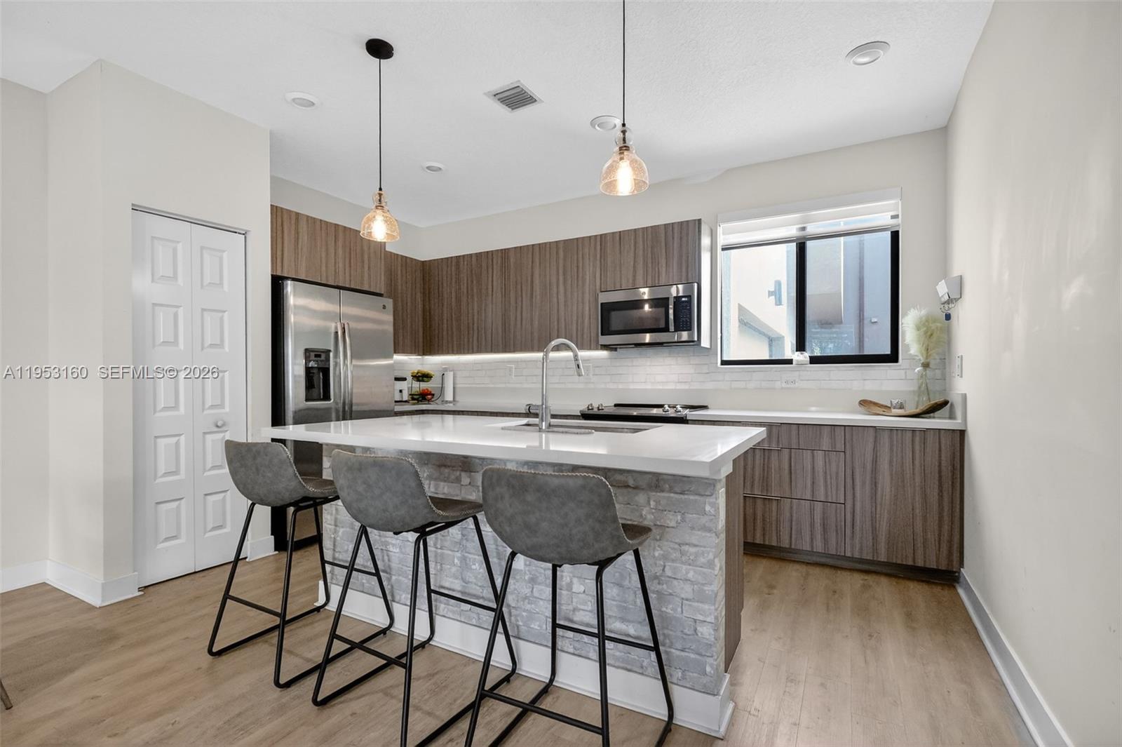 4975 Northwest 83rd Path Doral, FL 33166 - Photo 14 of 48