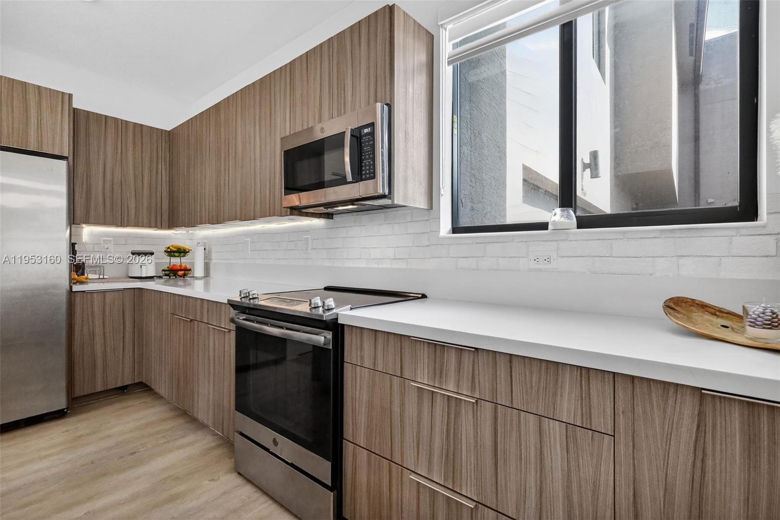 4975 Northwest 83rd Path Doral, FL 33166 - Photo 15 of 48