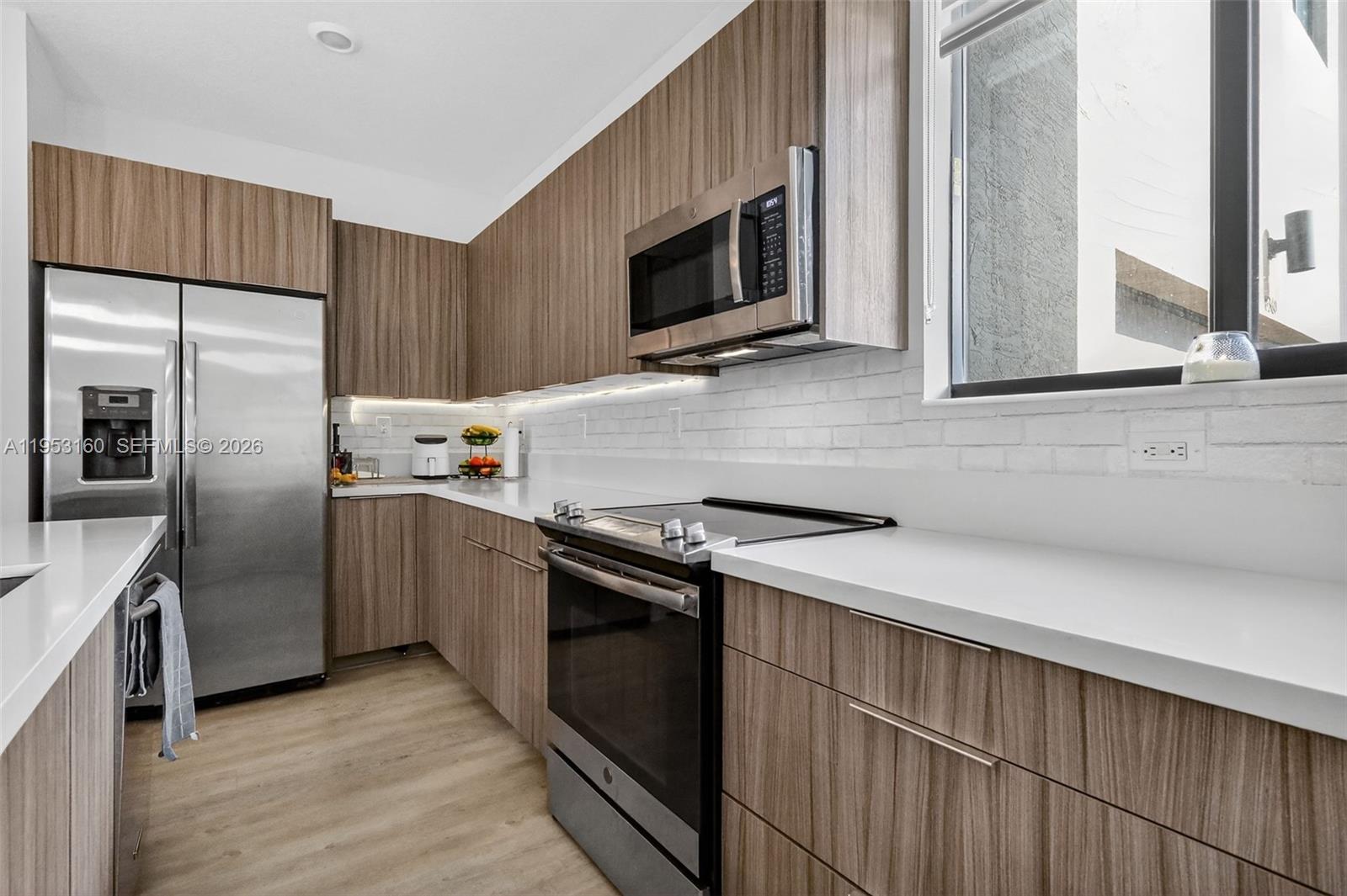 4975 Northwest 83rd Path Doral, FL 33166 - Photo 16 of 48