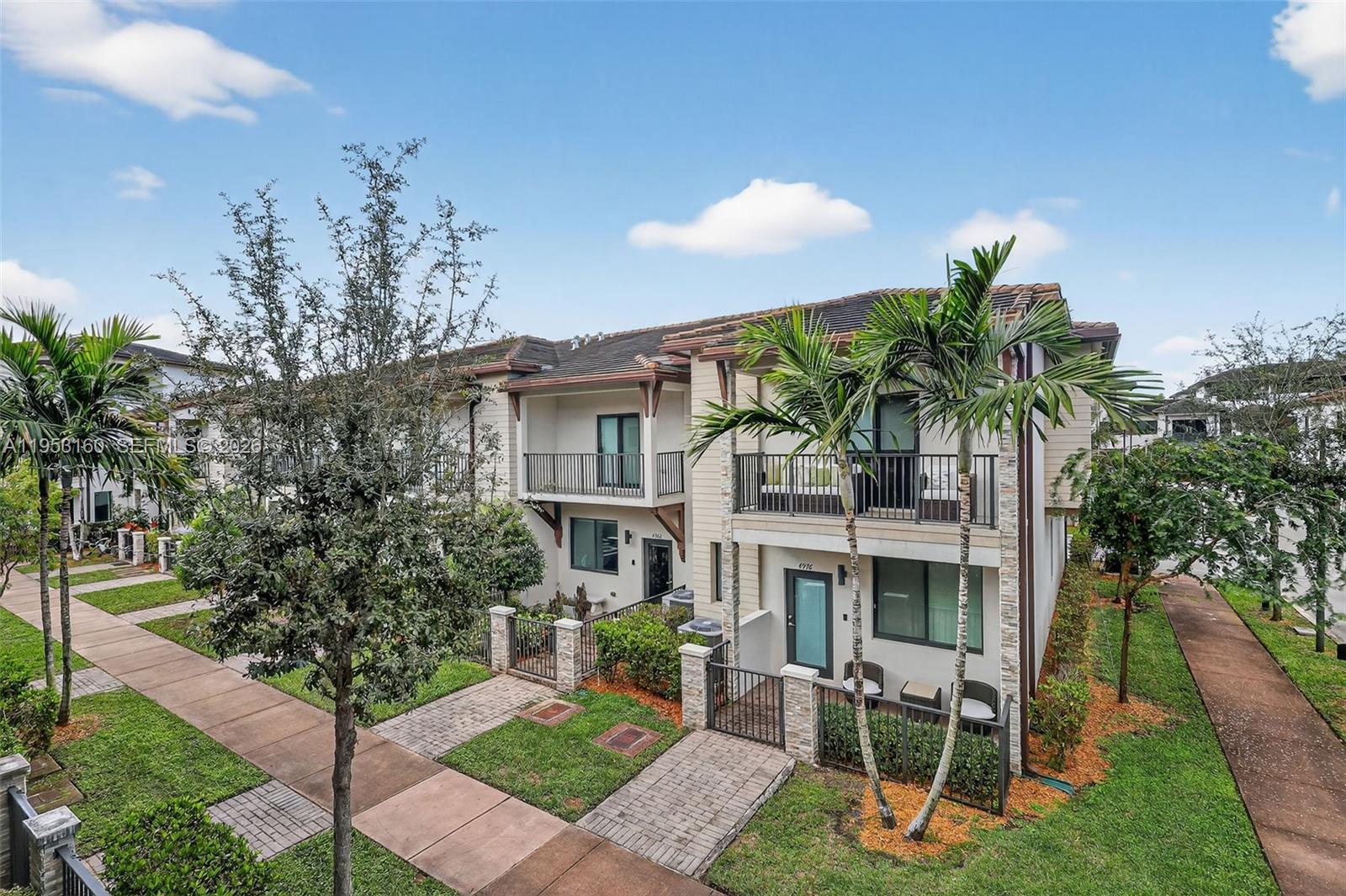 4975 Northwest 83rd Path Doral, FL 33166 - Photo 39 of 48