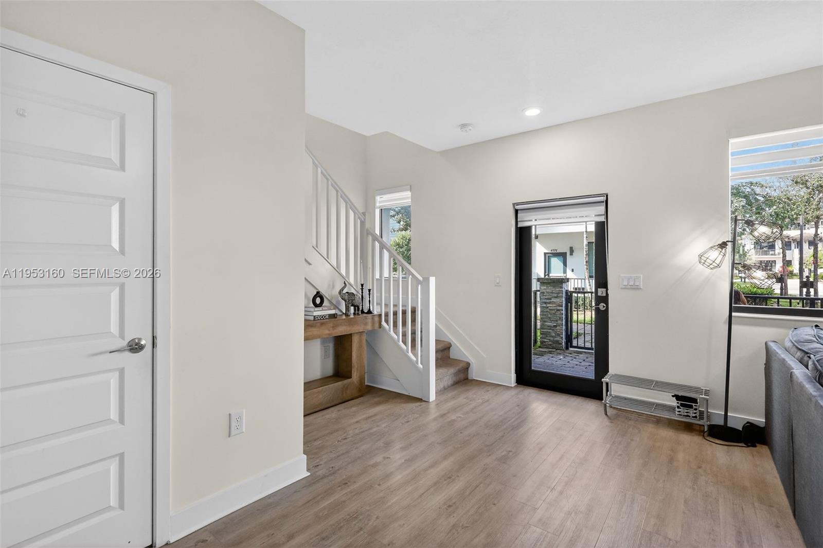 4975 Northwest 83rd Path Doral, FL 33166 - Photo 6 of 48