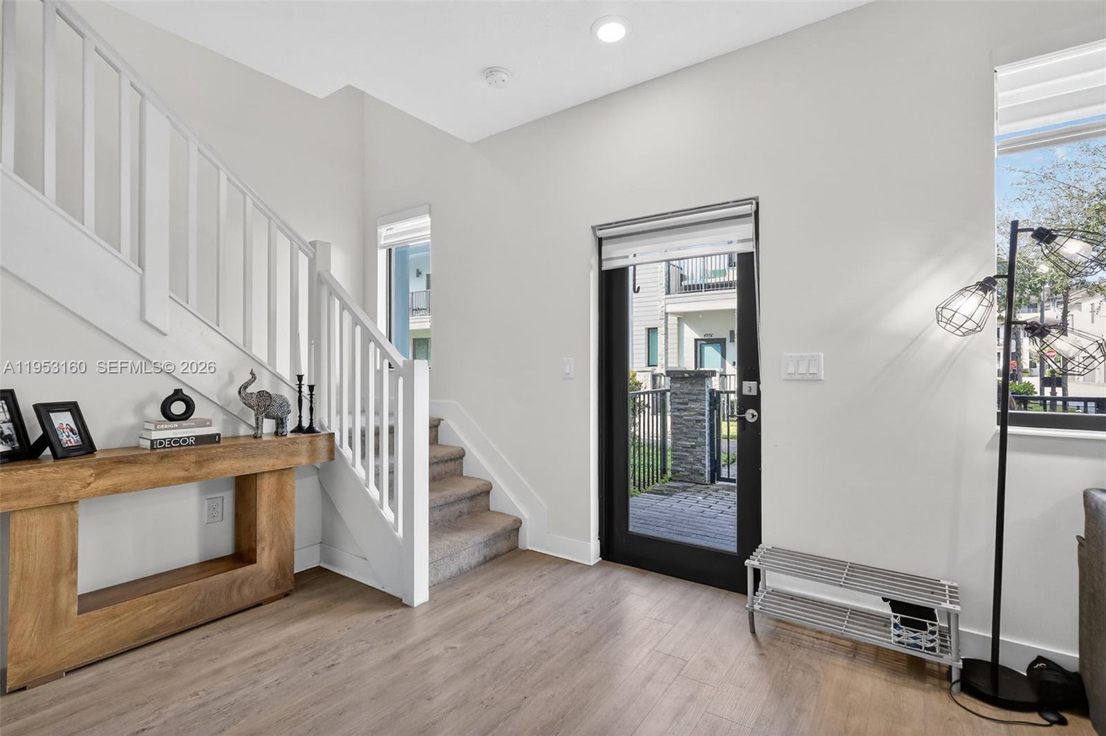 4975 Northwest 83rd Path Doral, FL 33166 - Photo 7 of 48