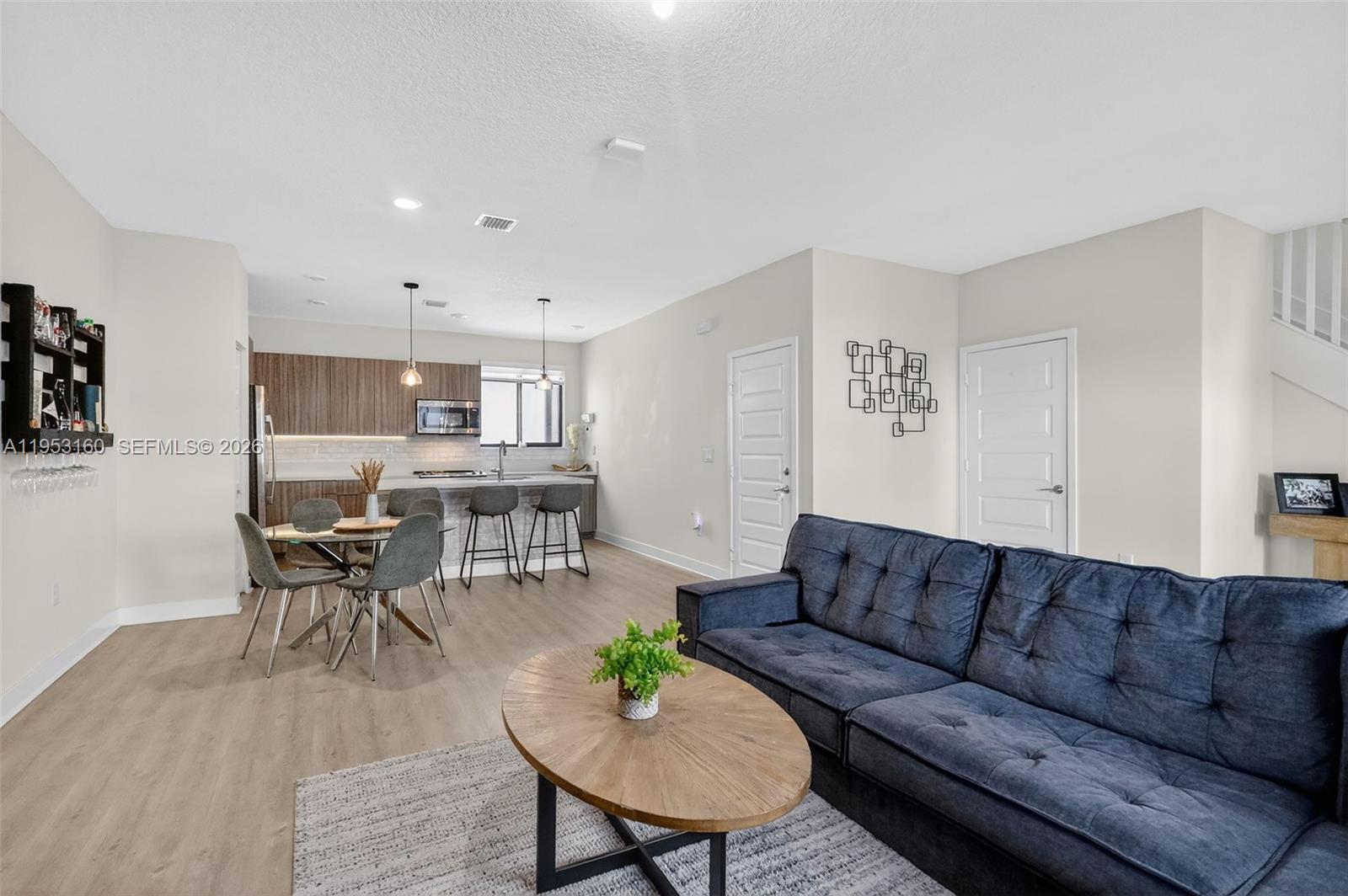 4975 Northwest 83rd Path Doral, FL 33166 - Photo 10 of 48