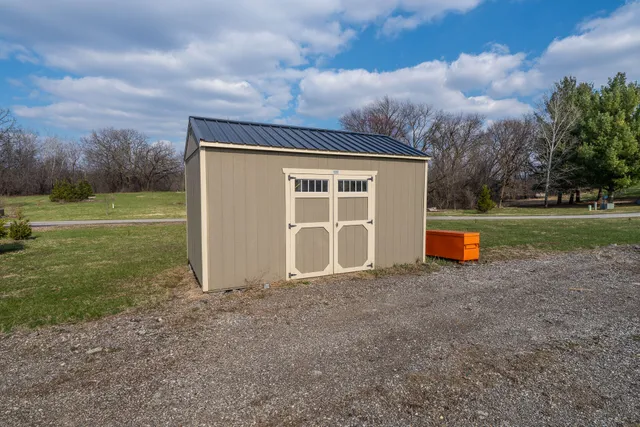 $1,395,000 | 2578 Back Road, Lyons, WI 53147