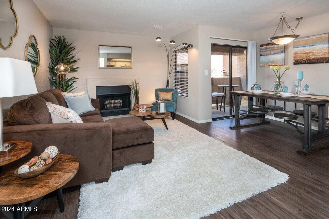 242 South Beck Avenue, Unit 2 Tempe, AZ 85281 - Photo 2 of 14 Living Room