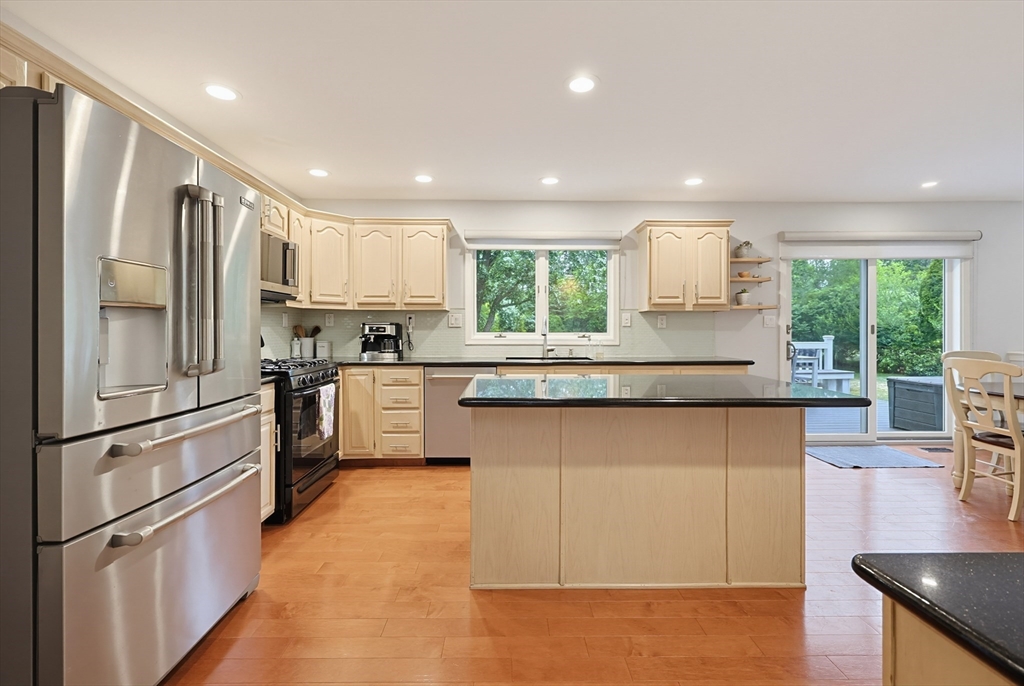 12 Iron Hollow Road Sharon, MA 02067 - Photo 14 of 41