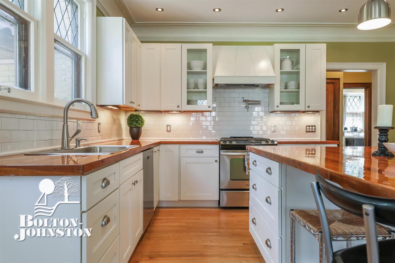 898 Westchester Road Grosse Pointe, MI 48230 - Photo 18 of 57 Kitchen