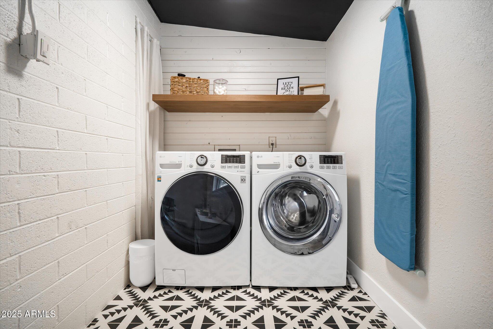 2307 North 51st Place Phoenix, AZ 85008 - Photo 32 of 41 a utility room with dryer and washer