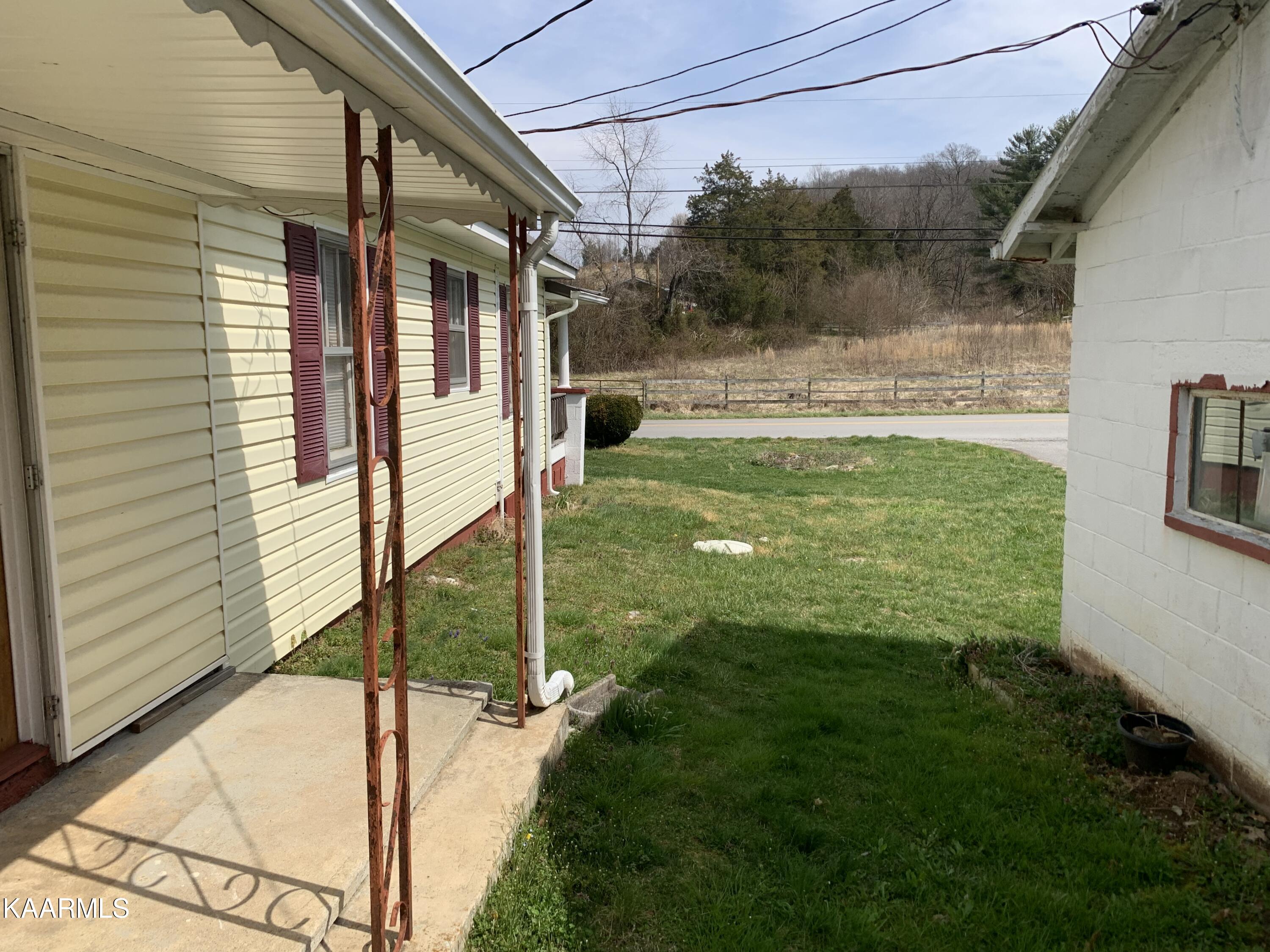 840 Blue Top Road Tazewell, TN 37879 - Photo 11 of 55 6FEE1034-9575-43DA-973F-6F7CF3A1E040