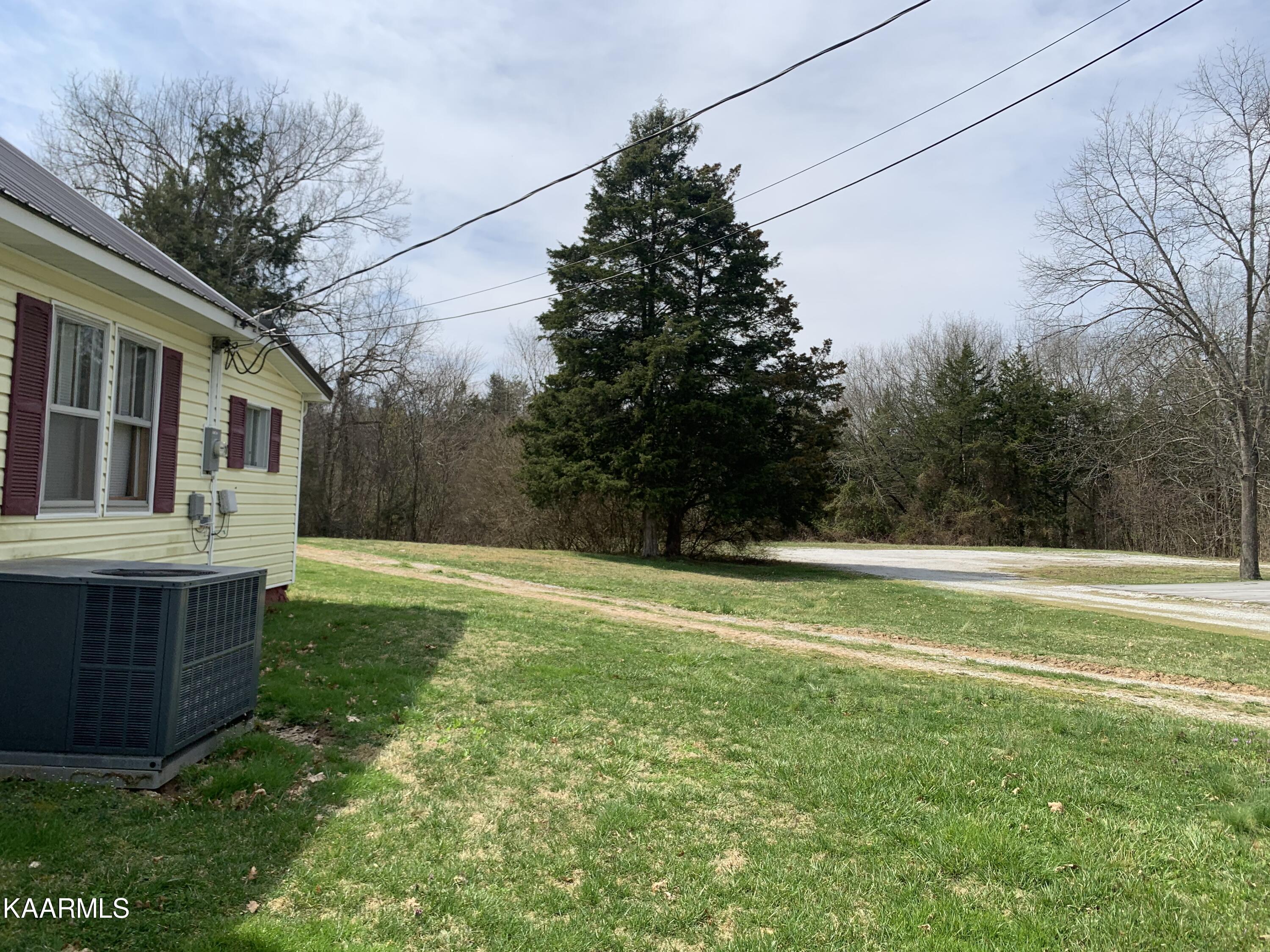 840 Blue Top Road Tazewell, TN 37879 - Photo 5 of 55 C3A47023-2135-4802-8C1E-E643637F6CA7