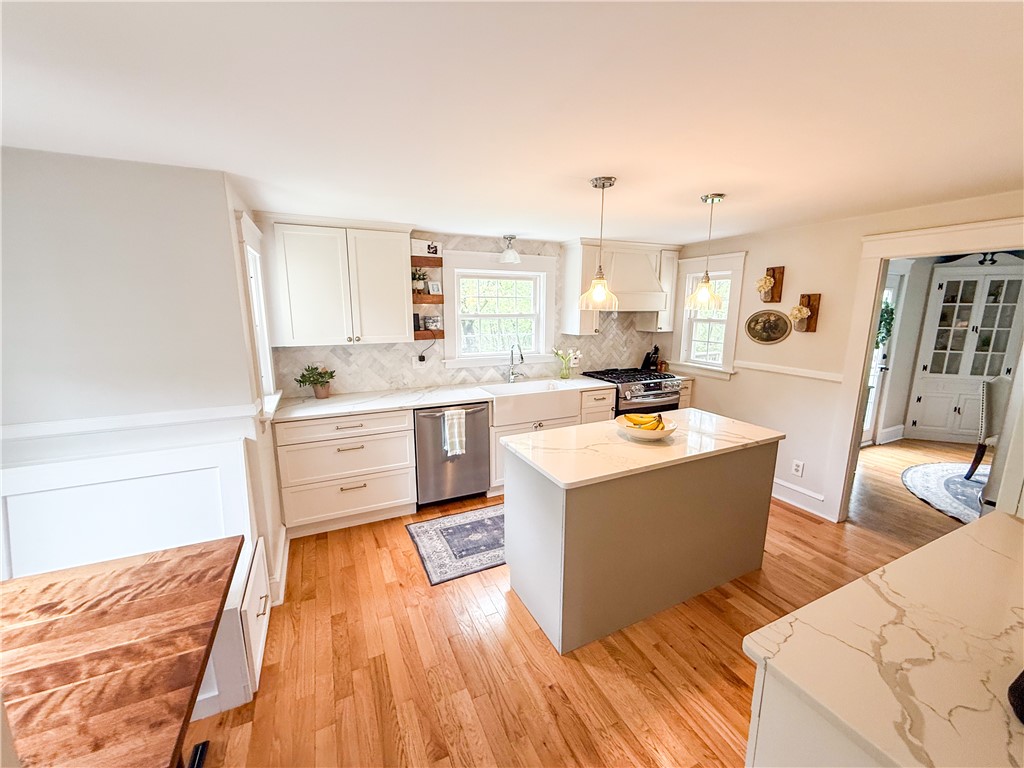 737 Danielson Pike Scituate, RI 02857 - Photo 6 of 17