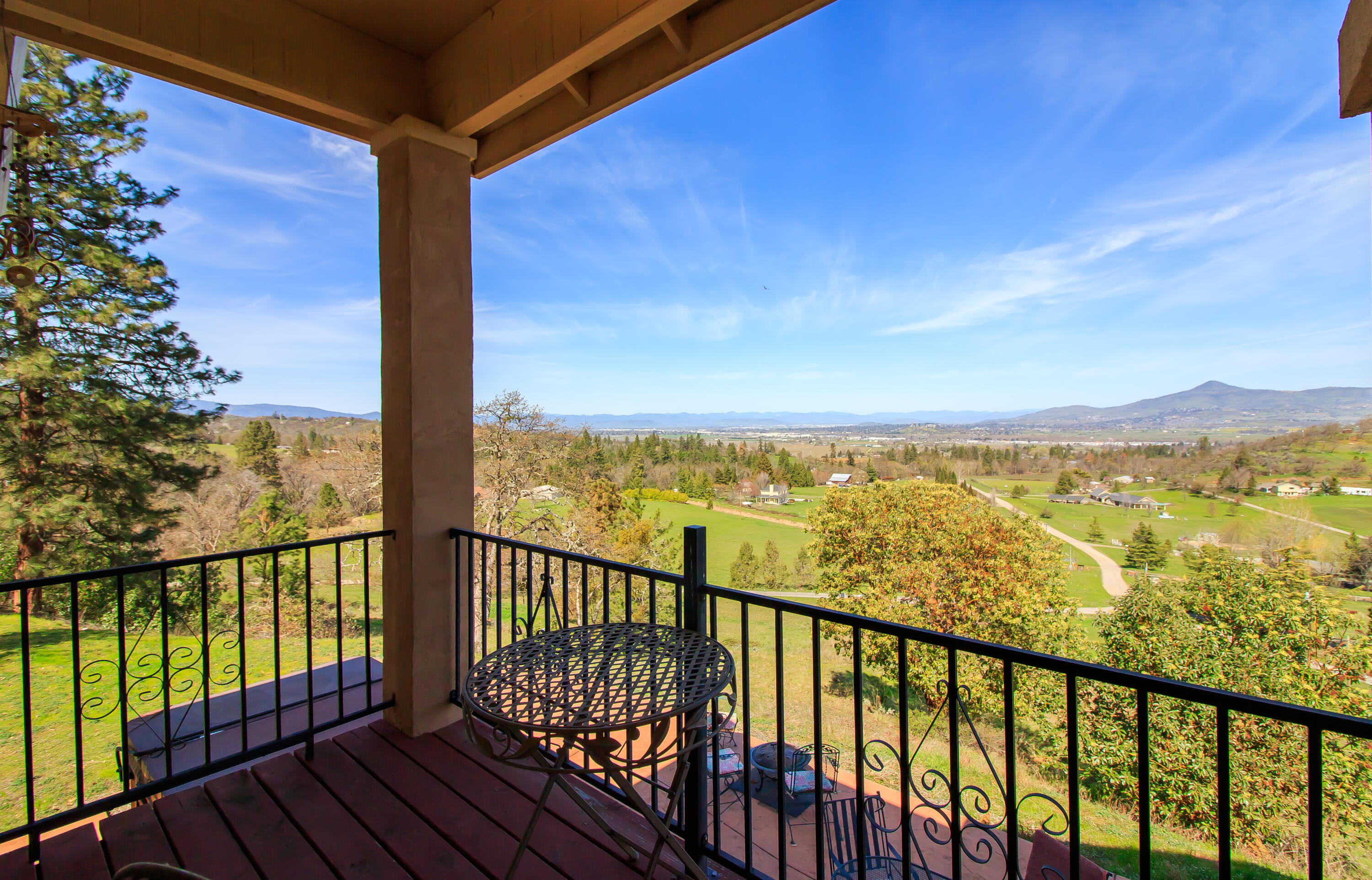 2545 Pioneer Road Talent, OR 97540 - Photo 19 of 42 27