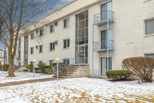 $259,900 | 24-26 Inman Street, Unit 4, Lawrence, MA 01843
