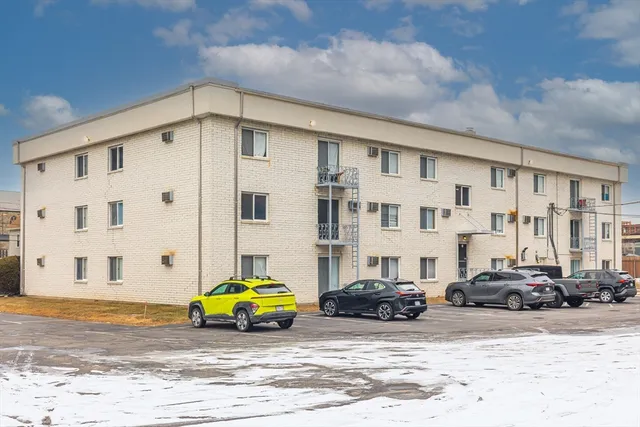 $259,900 | 24-26 Inman Street, Unit 4, Lawrence, MA 01843