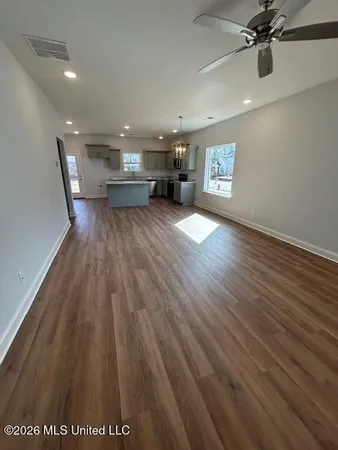 $306,900 | 6101 River Birch Road East, Walls, MS 38680