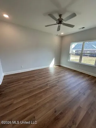 $306,900 | 6101 River Birch Road East, Walls, MS 38680