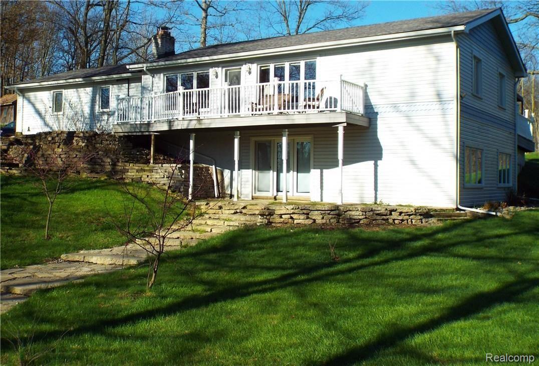 5375 Bullard Road Fenton, MI 48430 - Photo 17 of 43 Front Elevation