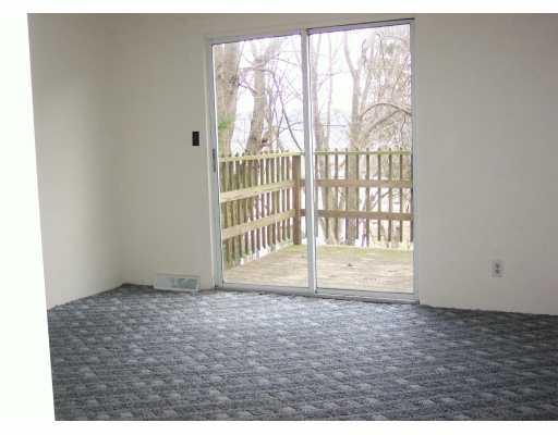 127 Knox Butler, PA 16001 - Photo 3 of 6 Living Room.