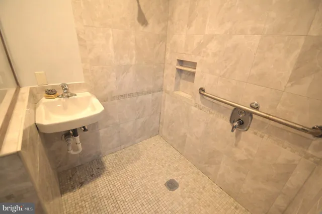 $2,600 | 322 Jones Avenue, Burlington, NJ 08016