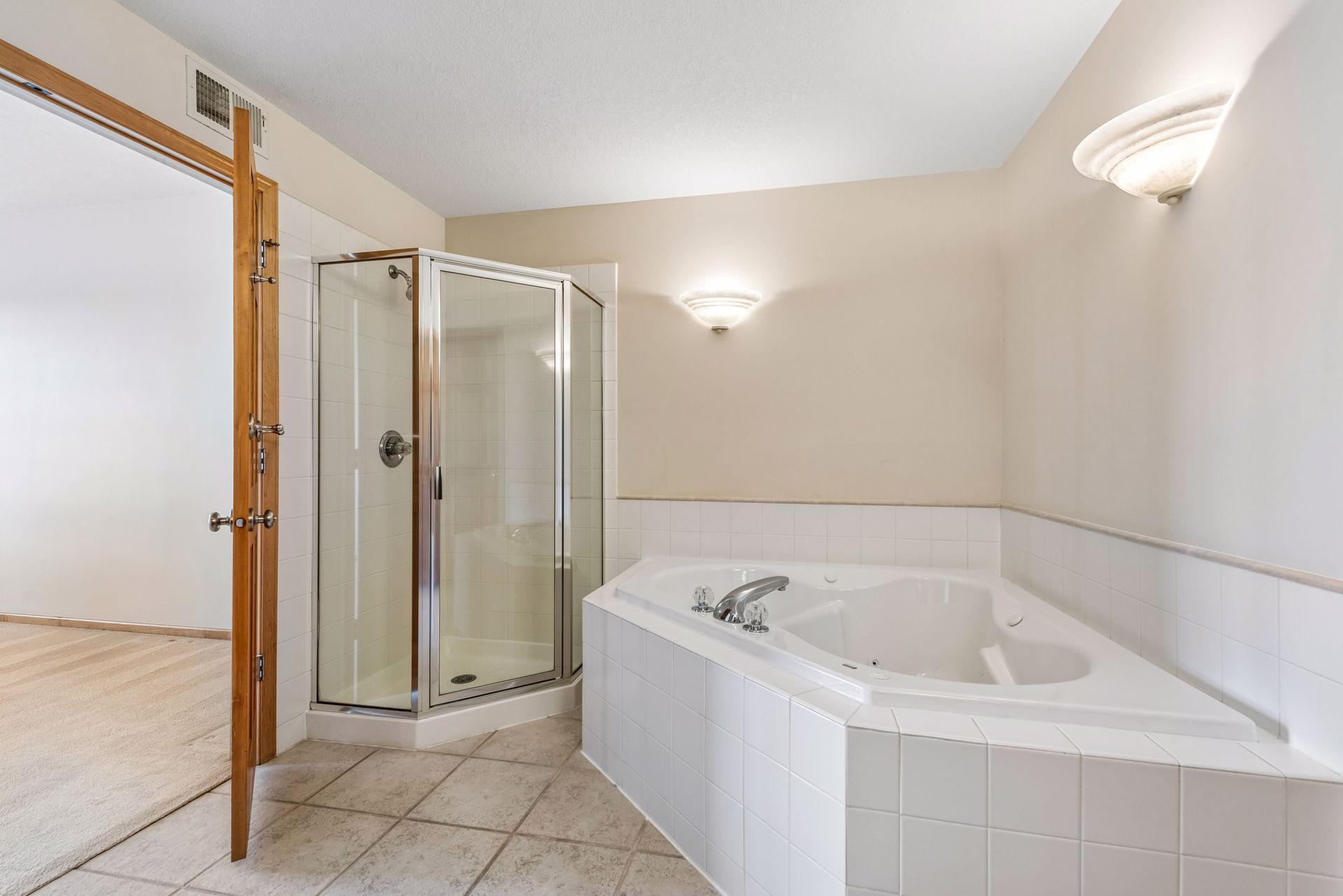 11472 Fairfield Road West, Unit 302 Minnetonka, MN 55305 - Photo 18 of 32