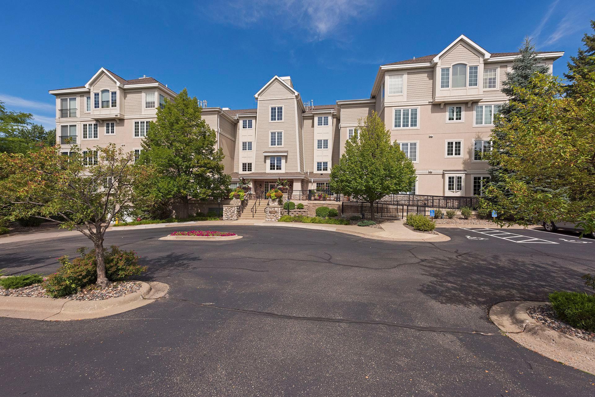 11472 Fairfield Road West, Unit 302 Minnetonka, MN 55305 - Photo 30 of 32