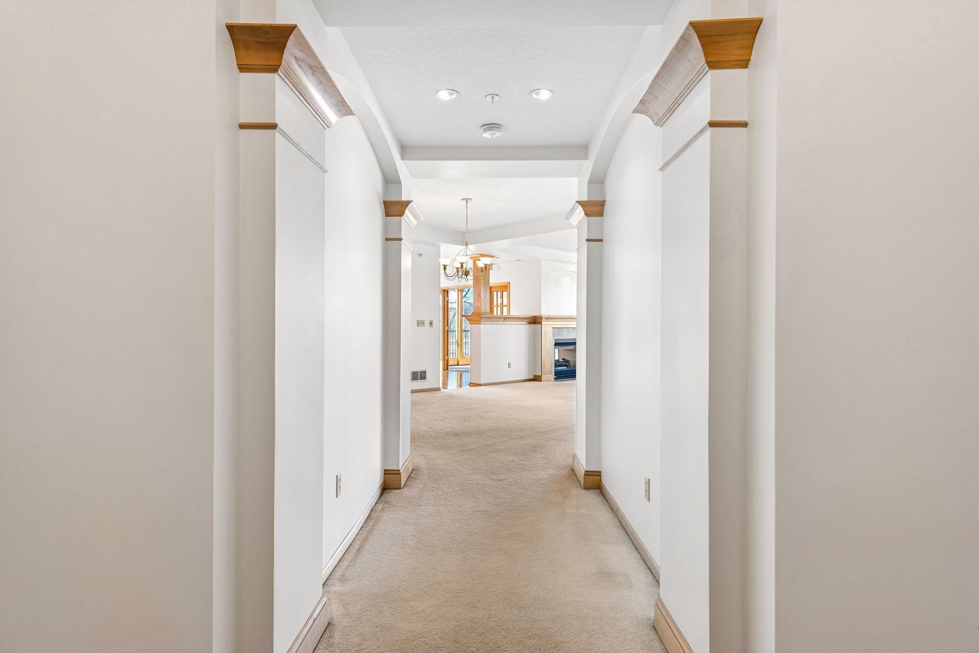 11472 Fairfield Road West, Unit 302 Minnetonka, MN 55305 - Photo 4 of 32