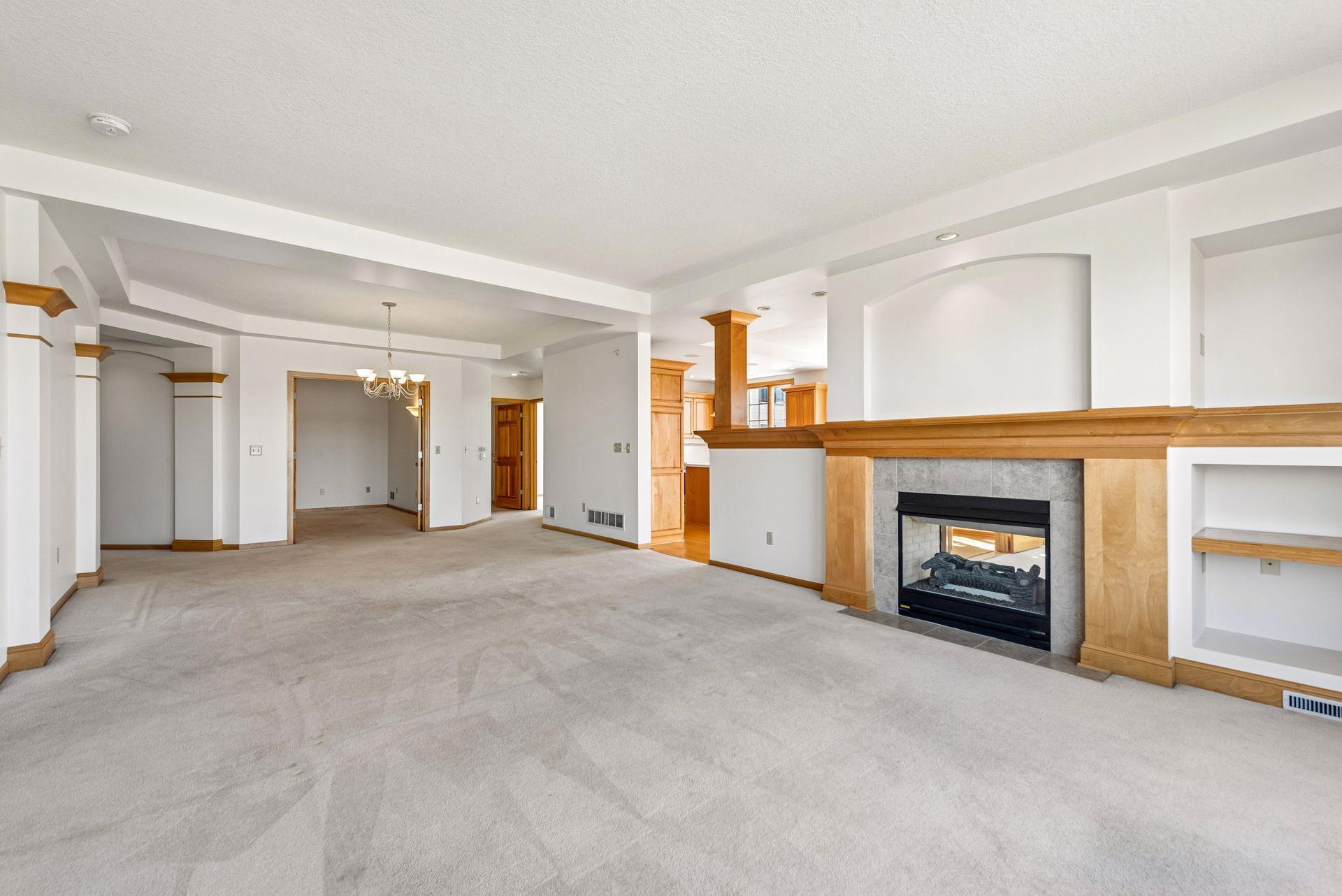 11472 Fairfield Road West, Unit 302 Minnetonka, MN 55305 - Photo 6 of 32
