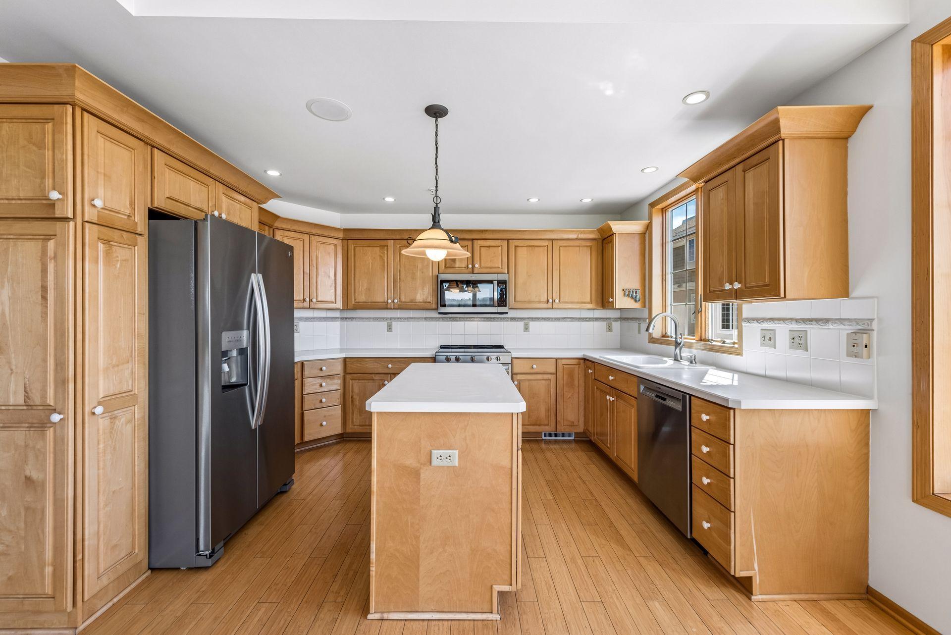 11472 Fairfield Road West, Unit 302 Minnetonka, MN 55305 - Photo 7 of 32