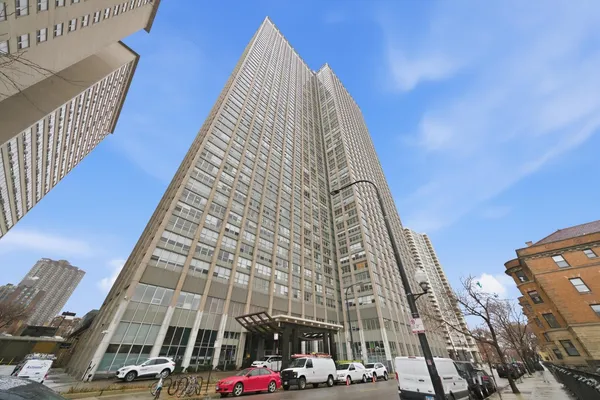 $3,300 | 655 West Irving Park Road, Unit 5502, Chicago, IL 60613