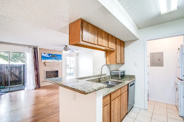 $79,900 | 3919 Fairmont Parkway, Unit 177, Pasadena, TX 77504